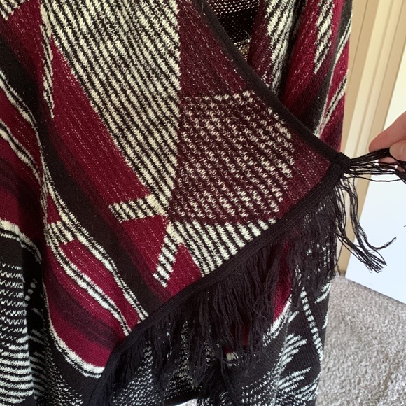 Southern Pattern Vest - Picture 2 of 4